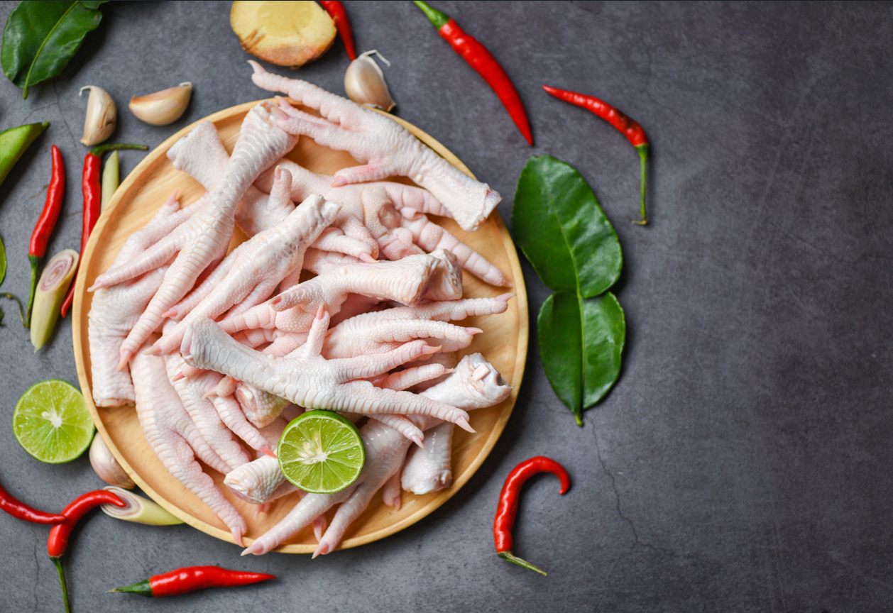 manfaat ceker ayam untuk bumil, makan ceker saat hamil, nutrisi bumil, makanan sehat bumil, kolagen kehamilan, sup ceker bumil, tips makan ceker, Bunda, Kecil